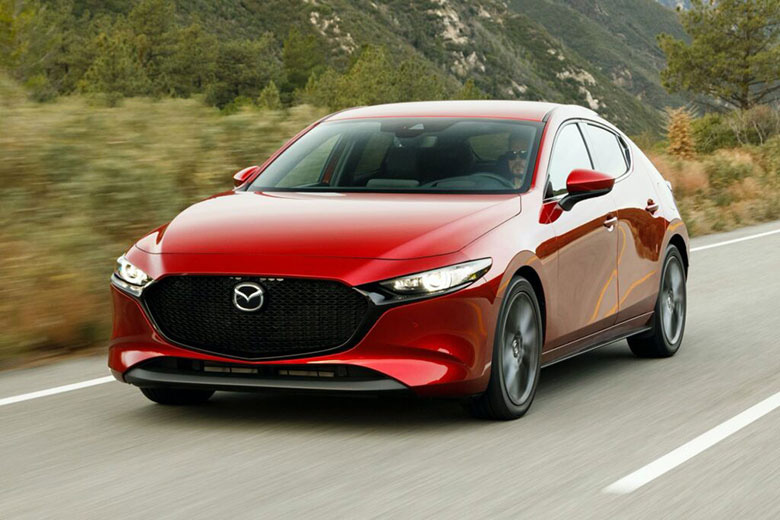 Mazda 6 2021 mới ra mắt, giá bao nhiêu?