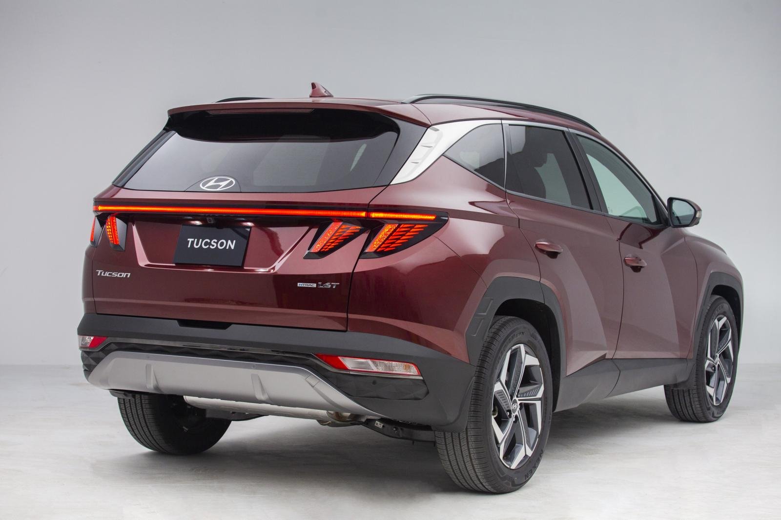 đuôi xe Hyundai Tucson 2022 hiện đại, thể thao với loạt thiết kế mới.