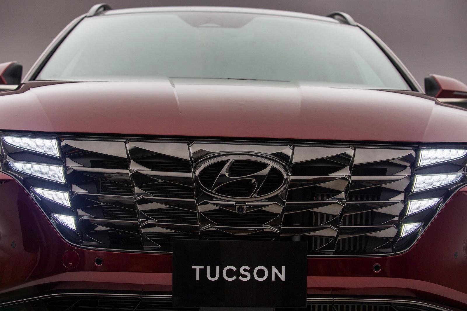 mặt ca-lăng xe Hyundai Tucson.