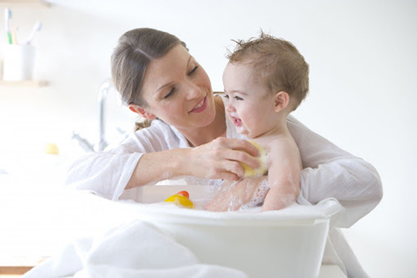 Hướng dẫn chăm sóc bé với các loại sữa tắm gội – Tư vấn từ A đến Z